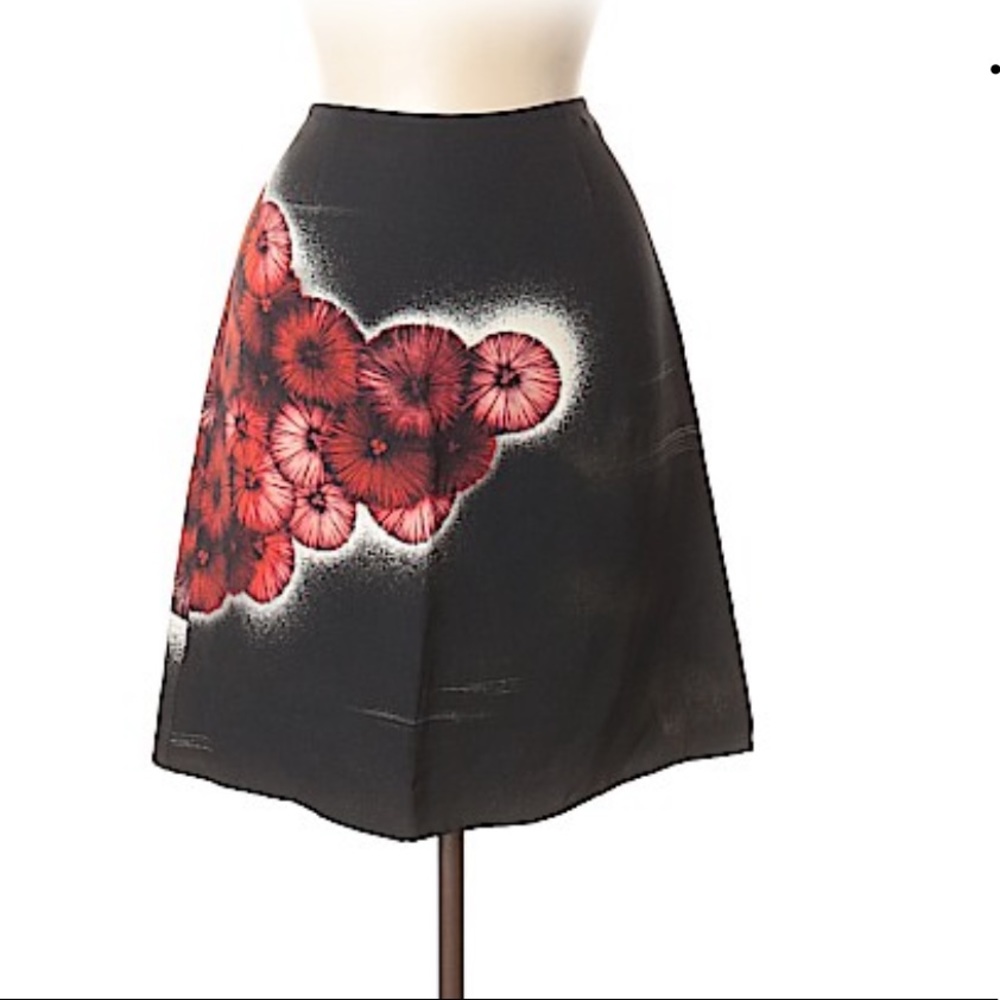 NWT Prada Black with Red Flower Skirt Size 38 EU/Size 4 US